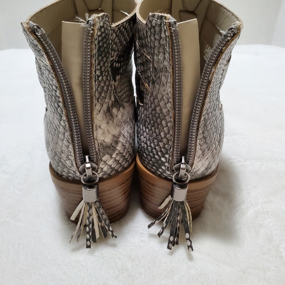 Fergalicious faux snake print ankle boots Size 6 - Picture 4 of 12